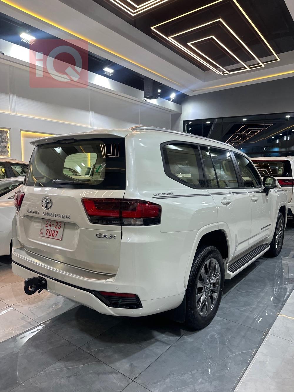 Toyota Land Cruiser
